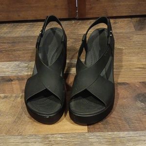 Cross black wedges